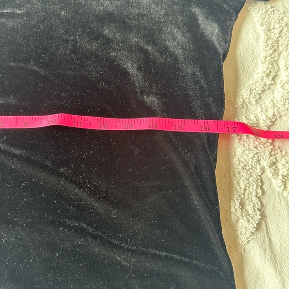 Vintage 1990s Women's Small Black Velvet Turtleneck Top Short Sleeves Goth - Picture 4 of 6